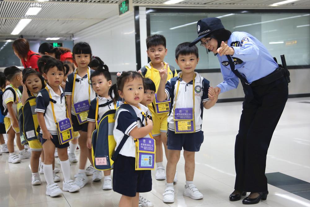 萌娃必备！小学生书包时尚新品推荐